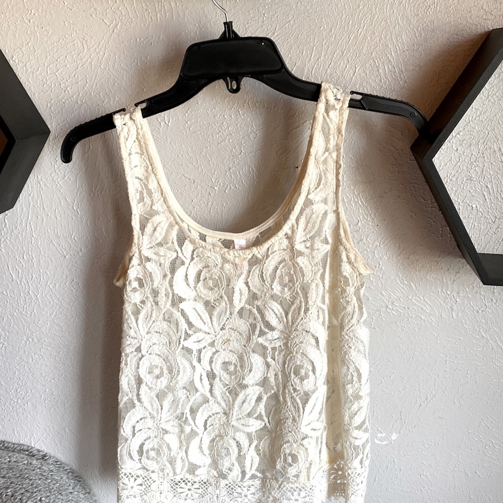 Crop top, lace